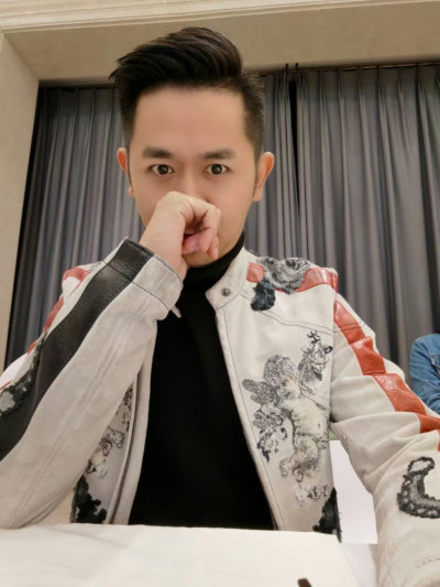 業賀凡