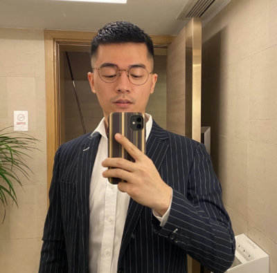 我转身后撞见你
